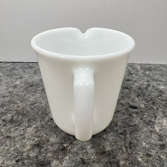 Vintage PYREX White Milk Glass  Creamer with Handle & Pouring Spout - Picture 4 of 9